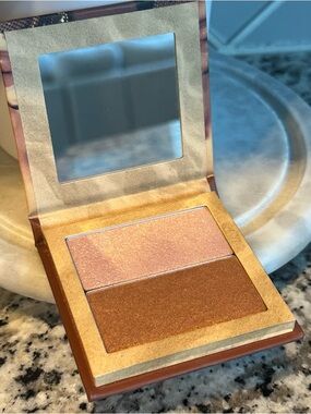 KKW Beauty x Winnie Harlow Highlighter Duo Shades Luna & Soleil Like New